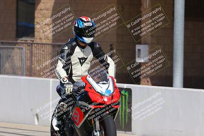 media/Aug-26-2022-Fastrack Riders (Fri) [[055e3b3c9d]]/level 2/Session 1 Start Finish/